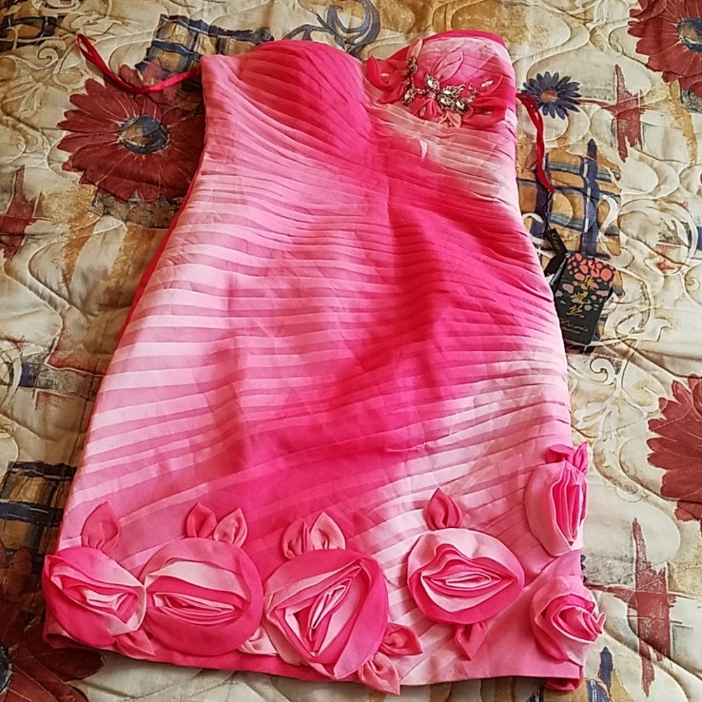 Lovely gown for that beautiful occasion.
